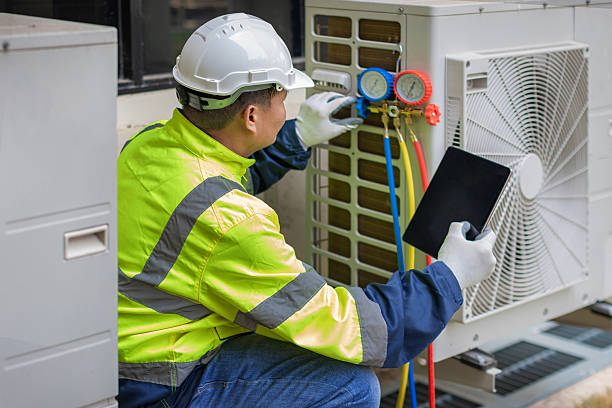 Professional Hvac technician working in Drexel, NC